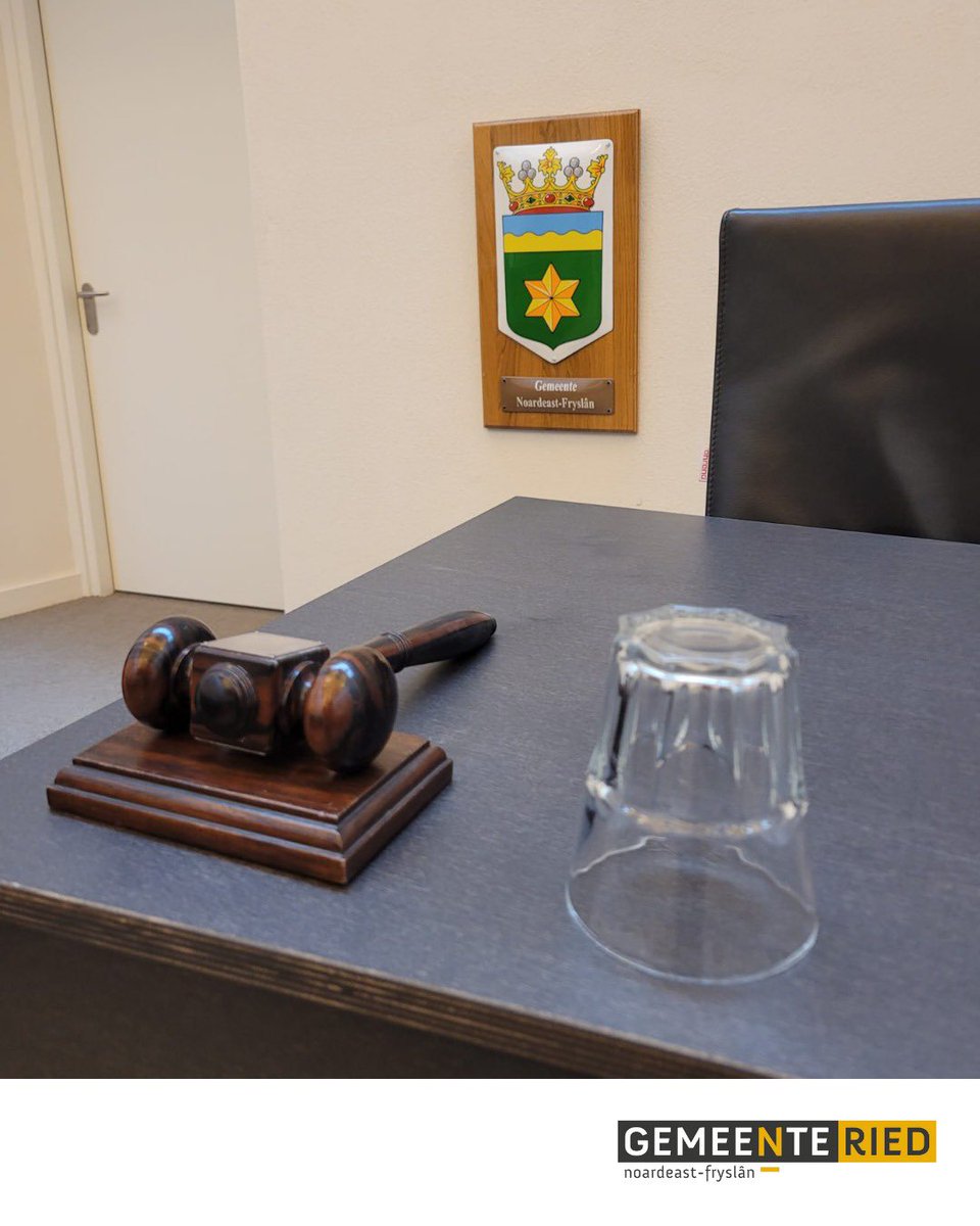 Vanochtend kwamen er 50 leerlingen van het Dockinga College op bezoek in het gemeentehuis. Hier kregen zij uitleg over het werk van de gemeenteraad en een rondleiding door het historische stadhuis.