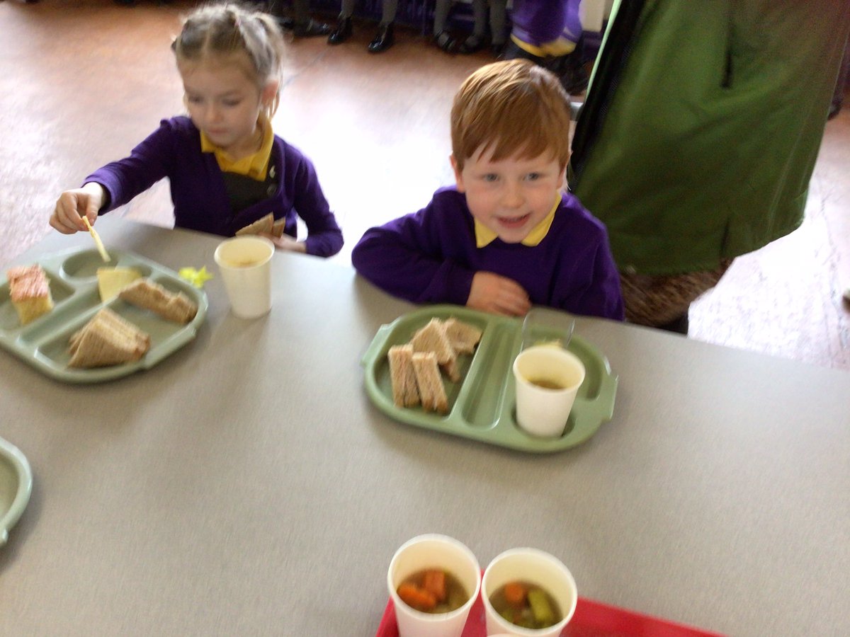 GlasllwchP's tweet photo. Hwyl a sbri today in dosbarth babanod. We have been making cawl to feed to giant from Jack and the Beanstalk! Flasus! https://t.co/Me8D9k8uvk
