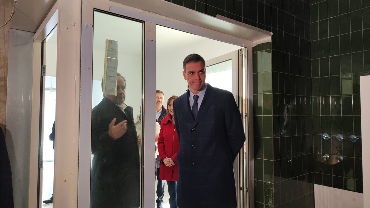 Artifex (@artifexobras) on Twitter photo El presidente de <a href="/desdelamoncloa/">La Moncloa</a>, <a href="/sanchezcastejon/">Pedro Sánchez</a>, ha visitado esta mañana nuestra construcción de viviendas social en Sant Boi , acompañado por el president de la <a href="/gencat/">Generalitat de Catalunya</a>, <a href="/salvadorilla/">Salvador Illa Roca</a> , la ministra de <a href="/viviendagob/">Ministerio de Vivienda y Agenda Urbana</a>, <a href="/isabelrguez/">Isabel Rodríguez García</a> y del <a href="/AjSantBoi/">Ajuntament Sant Boi</a> la alcaldesa <a href="/LluisaMoretSabi/">Lluïsa Moret Sabidó</a> El presidente de <a href="/desdelamoncloa/">La Moncloa</a>, <a href="/sanchezcastejon/">Pedro Sánchez</a>, ha visitado esta mañana nuestra construcción de viviendas social en Sant Boi , acompañado por el president de la <a href="/gencat/">Generalitat de Catalunya</a>, <a href="/salvadorilla/">Salvador Illa Roca</a> , la ministra de <a href="/viviendagob/">Ministerio de Vivienda y Agenda Urbana</a>, <a href="/isabelrguez/">Isabel Rodríguez García</a> y del <a href="/AjSantBoi/">Ajuntament Sant Boi</a> la alcaldesa <a href="/LluisaMoretSabi/">Lluïsa Moret Sabidó</a>