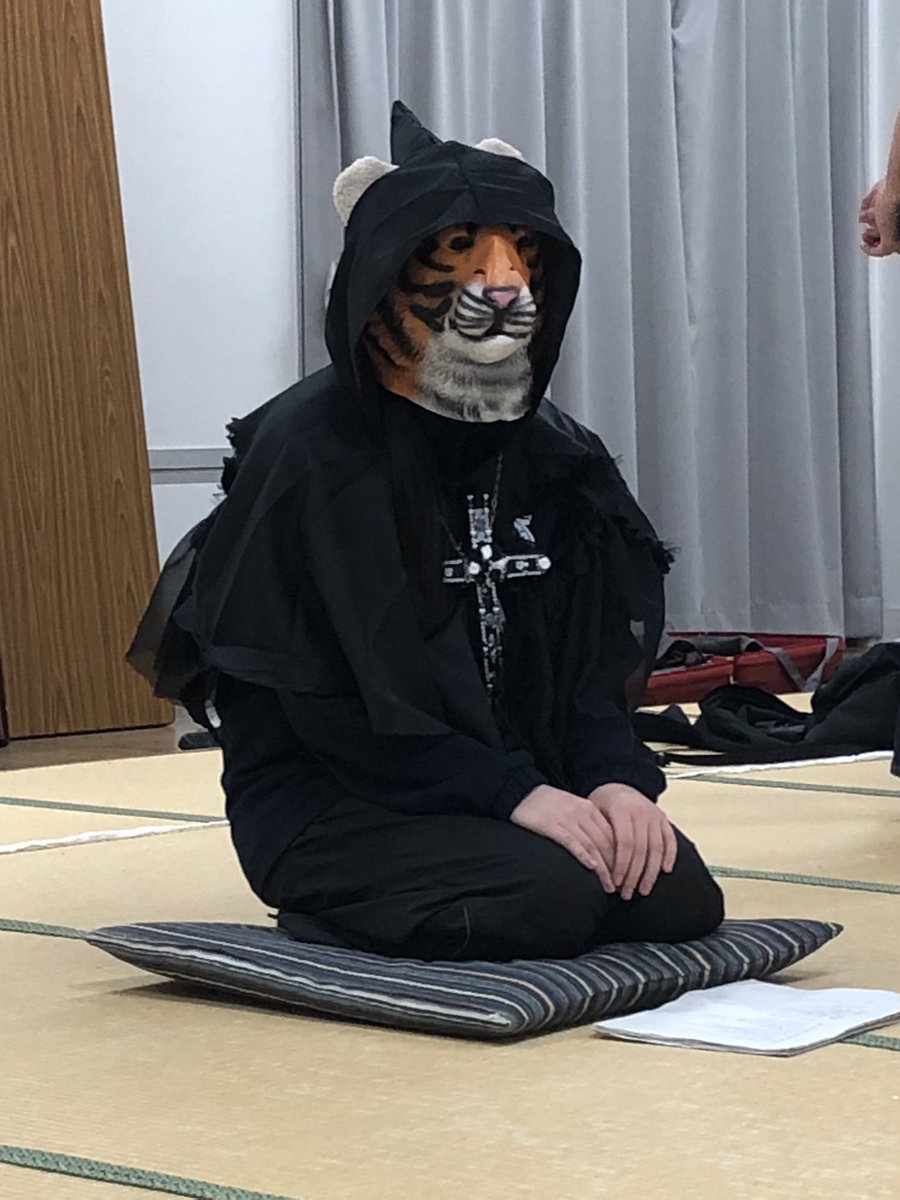 【□ﾏ･/于ッ勹紹介】

③🐻□ﾏ･/于ッ勹🐯

残席少なくなって来ています‼️お早めに✝️

『□ﾏ･/于ッ勹！〜進め君らしく〜』
2月20日：19:30- 
2月22日：19:30-

予約ページはコチラ↓↓↓
ticket.corich.jp/apply/356698/2/

#東京学生演劇祭  #TSTF2025winter