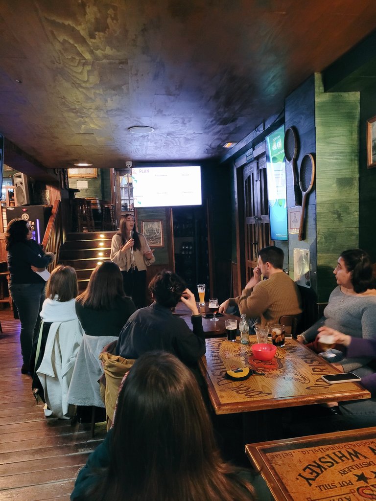 🍻¡Arranca la Tertulia Uciencia! #11F #mujeryciencia
🟣Exploraremos la relación entre la literatura y cuidado de la mano de <a href="/_mariamgd/">M Magdalena Flores Quesada</a> <a href="/rosarioariasUMA/">Rosario Arias</a>
📚¿Cómo influye la narrativa en el fomento de la empatía, la comprensión y el bienestar?  ⬇️
