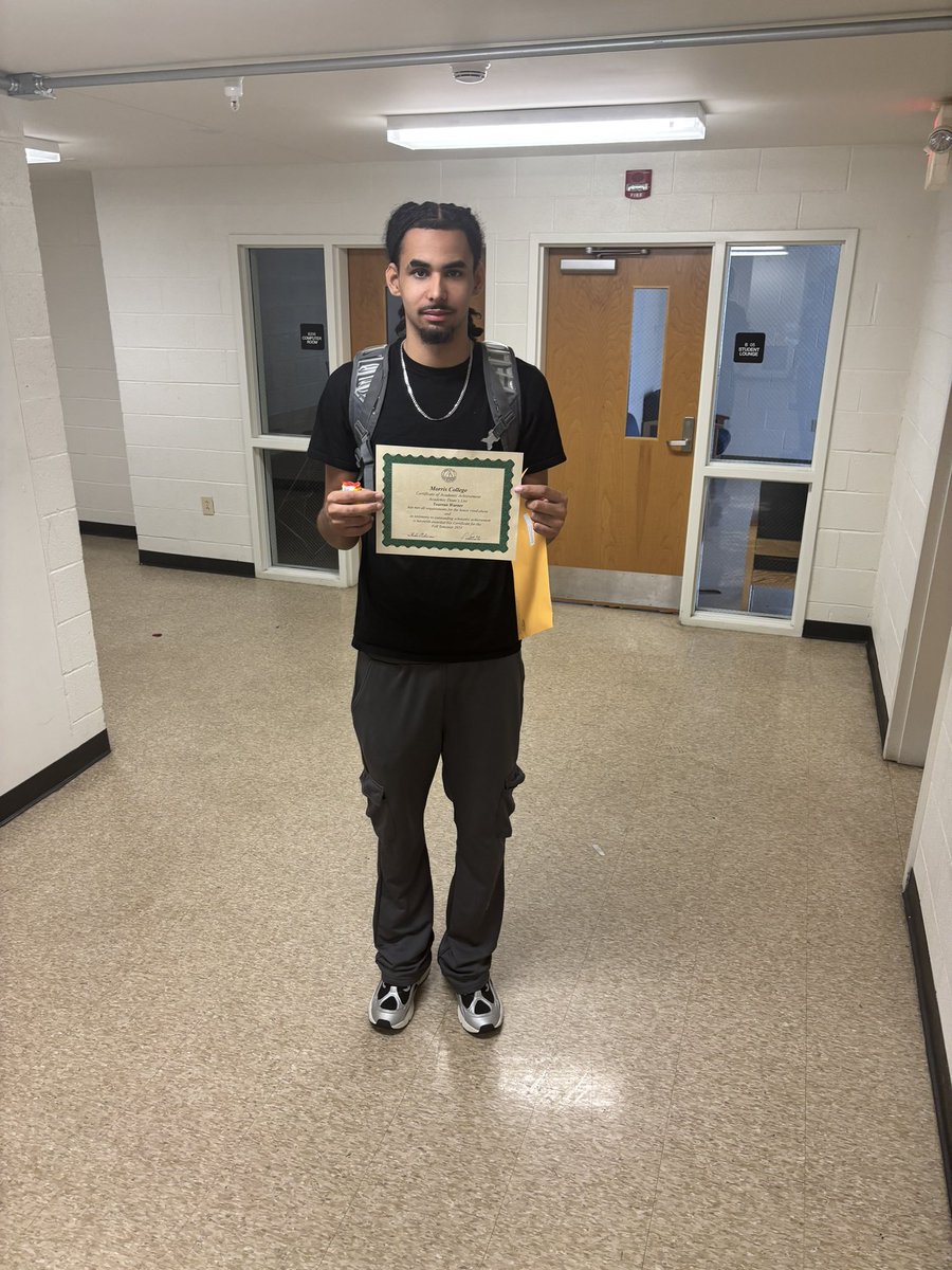 Mannayouth2013's tweet photo. Congrats @TourranWarner for making the Academic Deans list your first semester of college at @MorrisColl1908 . That shows you’re not just there for your skill of basketball but your leadership and determination to succeed in college. Your dedication to yourself and your life. 💛 https://t.co/hev3QfJaiY