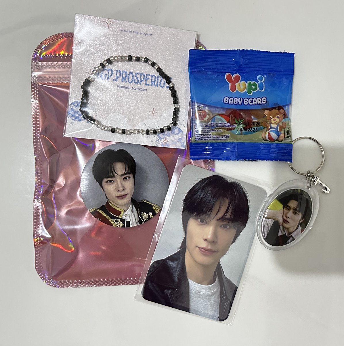puspitaharjono's tweet image. HAPPY JAEHYUN DAY 🥳🎂

Freebies #NCT127 THE MOMENTUM IN JAKARTA 

by Pus🍑

📍Indonesia Arena
🕐15&amp;amp;16 Jan 2025
‼️limited

🍑rt, like &amp;amp; reply with bday wishes for Jaehyun
🍑1 person 1 pack
🍑say hi &amp;amp; ask nicely
🍑pls don’t throw it

#재현이_생일이야_음흠
#UnconditionallyWithYuno
