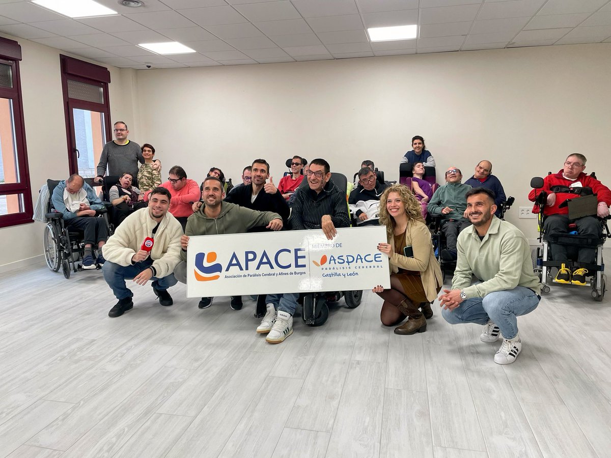 Burgos Club de Fútbol (@burgos_cf) on Twitter photo ¡Hoy hemos tenido la oportunidad de visitar a nuestros amigos de <a href="/apaceburgos/">APACE Burgos</a> en la entrevista de Radio Marca Burgos a nuestro jugador <a href="/EladyZorrilla/">Elady Zorrilla</a>! 🤩😄
Ha sido increíble poder disfrutar de un rato tan agradable junto a vosotros! 🫂🤍🖤
#TodaMiVida ¡Hoy hemos tenido la oportunidad de visitar a nuestros amigos de <a href="/apaceburgos/">APACE Burgos</a> en la entrevista de Radio Marca Burgos a nuestro jugador <a href="/EladyZorrilla/">Elady Zorrilla</a>! 🤩😄
Ha sido increíble poder disfrutar de un rato tan agradable junto a vosotros! 🫂🤍🖤
#TodaMiVida