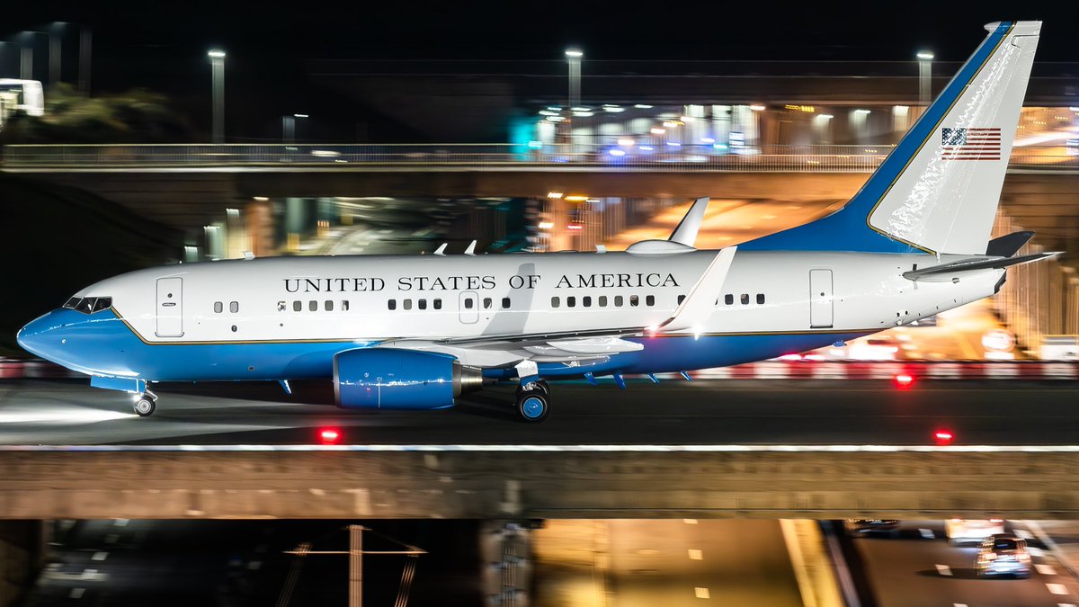 HugoFraca's tweet image. Quelques avions gouvernementaux cette semaine en raison du sommet sur l'IA : le C-40, avion de soutien en cas de panne du C-32, l'A330-223 utilisé par Macron pour ses déplacements, et le 777-300ER du Premier ministre indien, tous deux à destination de Marseille