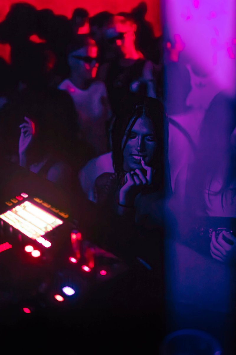 diretora techno na MODO SCHRANZ 04.04 tweet media