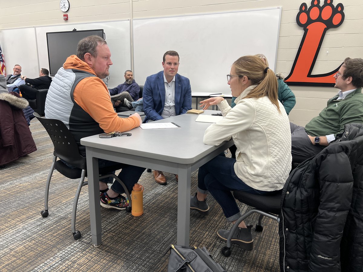 Community Advisory Team Meeting #3 was held last night. We had great discussions about our "Loveland Tiger Pathways" program and our work to prepare students for enlistment, enrollment, or employment after high school. Thanks to our CAT members for being involved! #beLOVEland