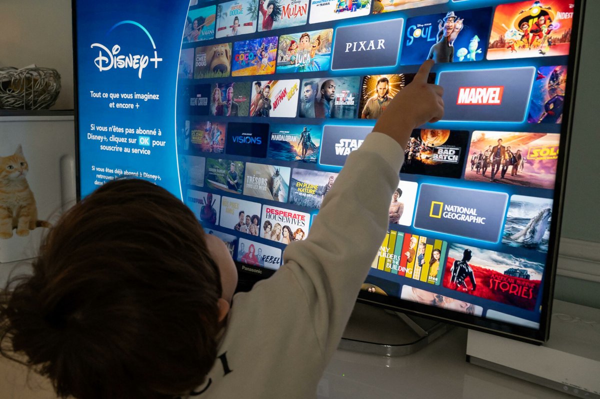 le_Parisien's tweet image. En annonçant la fin de son programme Diversité Équité et Inclusion, Disney amorce un virage radical 

Sous la pression du public, de ses résultats financiers et sous l'impulsion de Trump, ce géant du cinéma est le premier grand studio à reculer sur la question de l'inclusion…