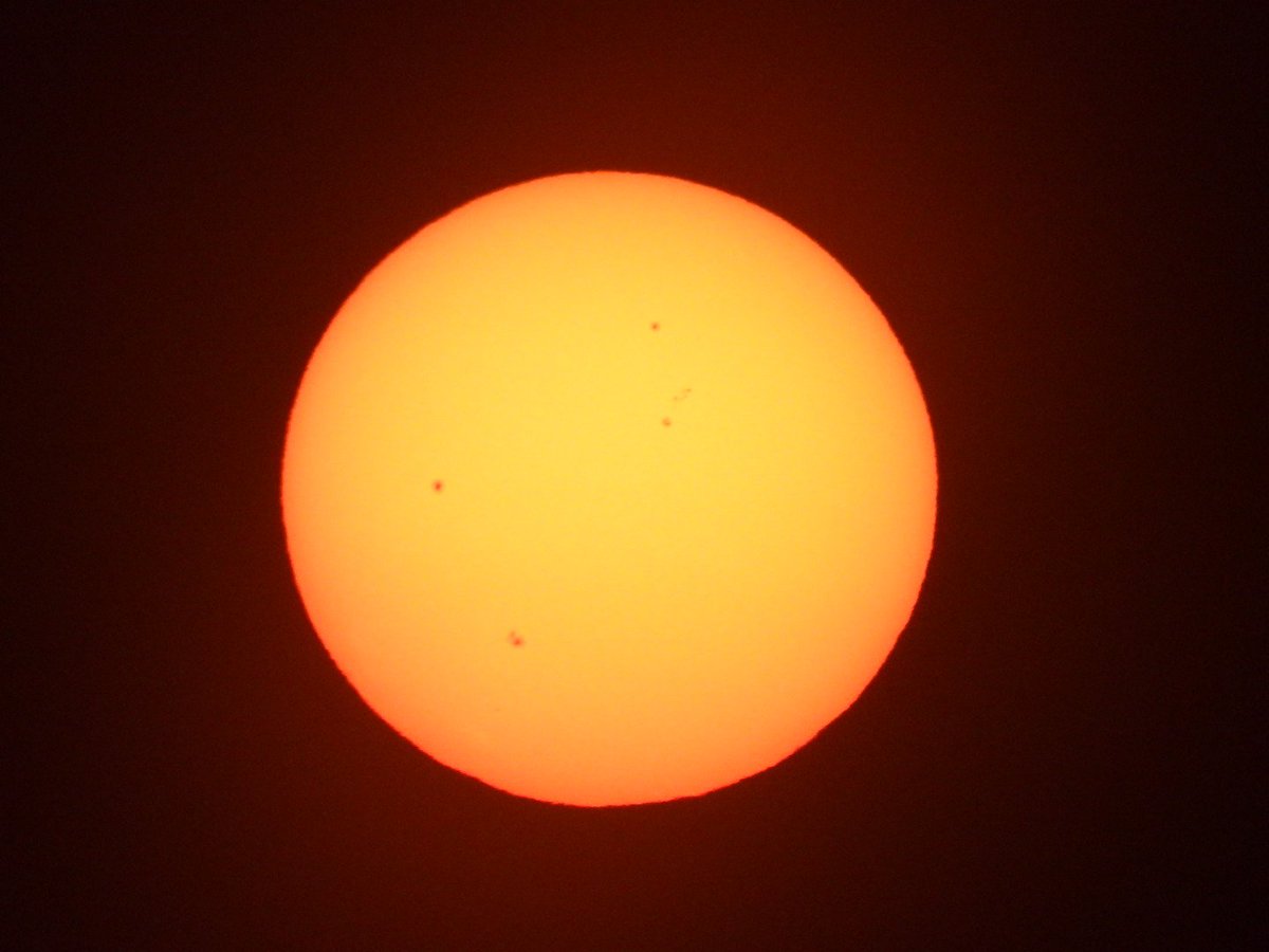 4iluj's tweet image. #sunspots #MexicoCity #february13