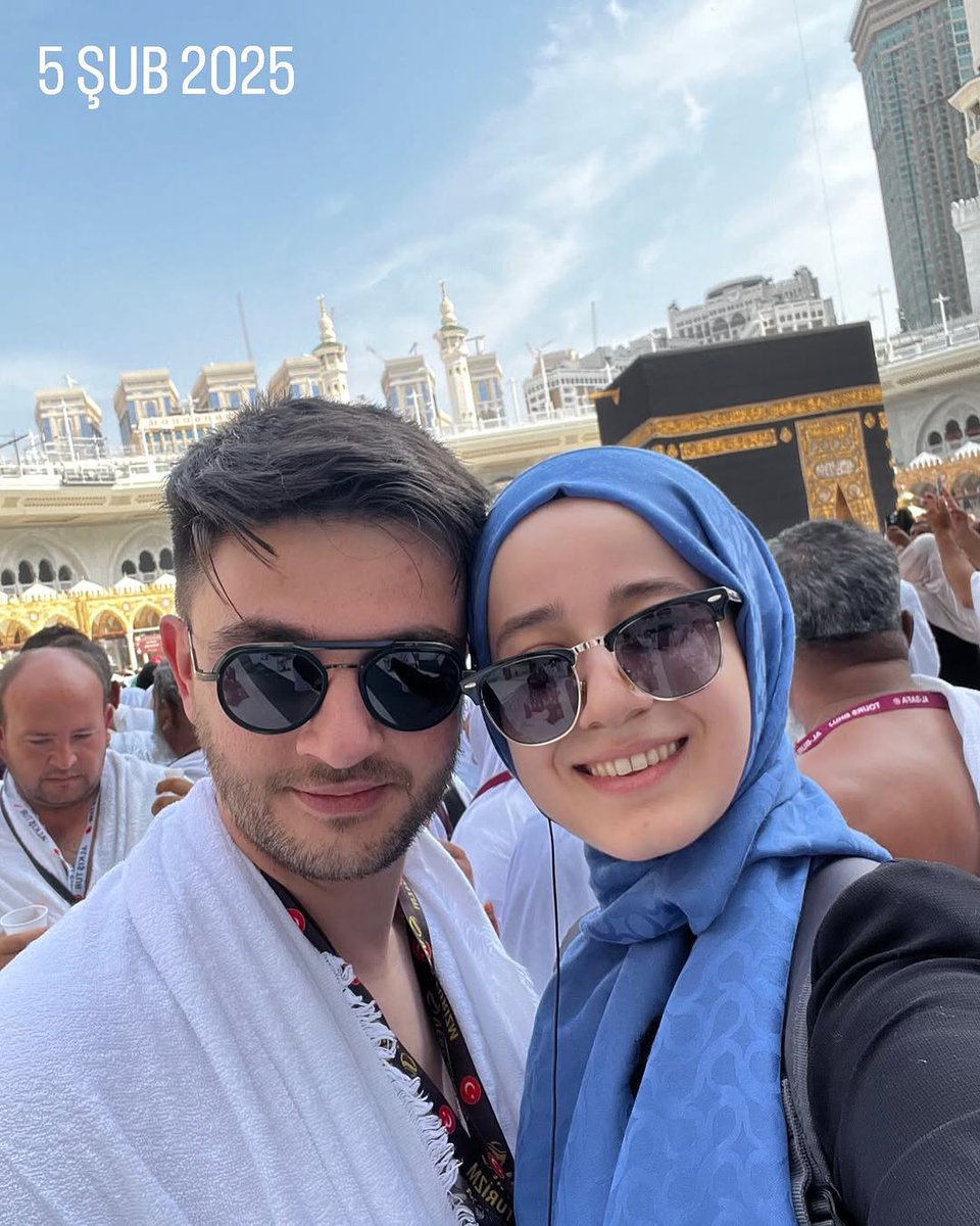 cyraaa1453's tweet photo. sevdiğinle beraber kabeye gitmek..var bi hayalimiz🤲🤍 https://t.co/0MCoITWNLe