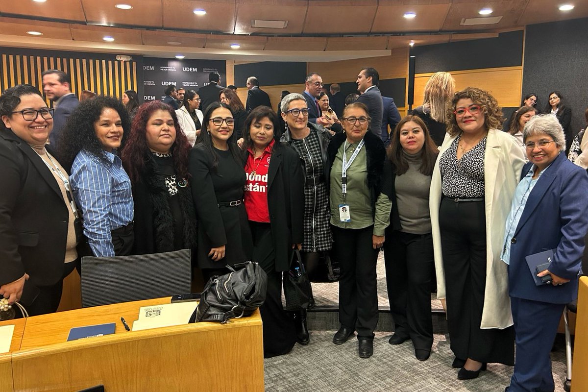 CEAVmex's tweet photo. 🤝Al acompañar a @cinthiamarinm en la presentación del Informe de Labores 2021-2025 de la #CEEAV Nuevo León, la titular de la @CEAVmex, @Yuriddhh, reconoció el trabajo conjunto realizado durante una década para consolidar un proyecto a favor de las #DDHH de las víctimas. https://t.co/tYM4LLhqZY