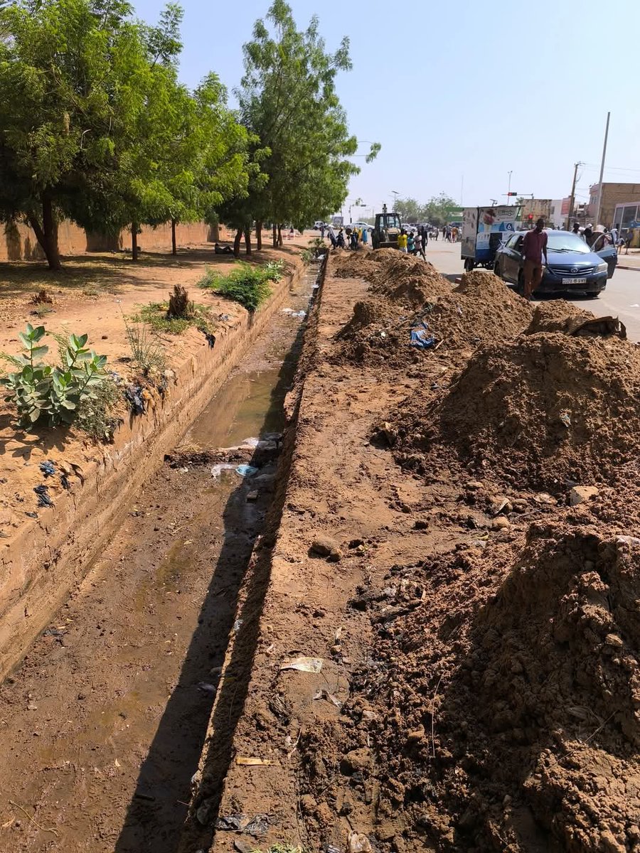#Curage_Caniveaux

La <a href="/villedeniamey/">Ville de Niamey</a> démontre un réel engagement pour la gestion des infrastructures urbaines en multipliant ses agents pour le curage des caniveaux en prélude de la saison des pluies.
