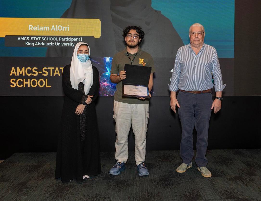 qevpl's tweet photo. أشكر @KAUST_News على هذه التجربة المذهلة، وكذلك على الفرصة الرائعة التي أتاحت لي التعرف على أشخاص واعضاء هيئة التدريس المميزين 🤍📚.
كما أوجه شكري العميق لجميع القائمين على جهودهم الكبير، ودعمهم المستمر، وتنظيمهم الجميل.
#AMCS_STAT
#ApplyKAUST https://t.co/zKsYW1I6gE