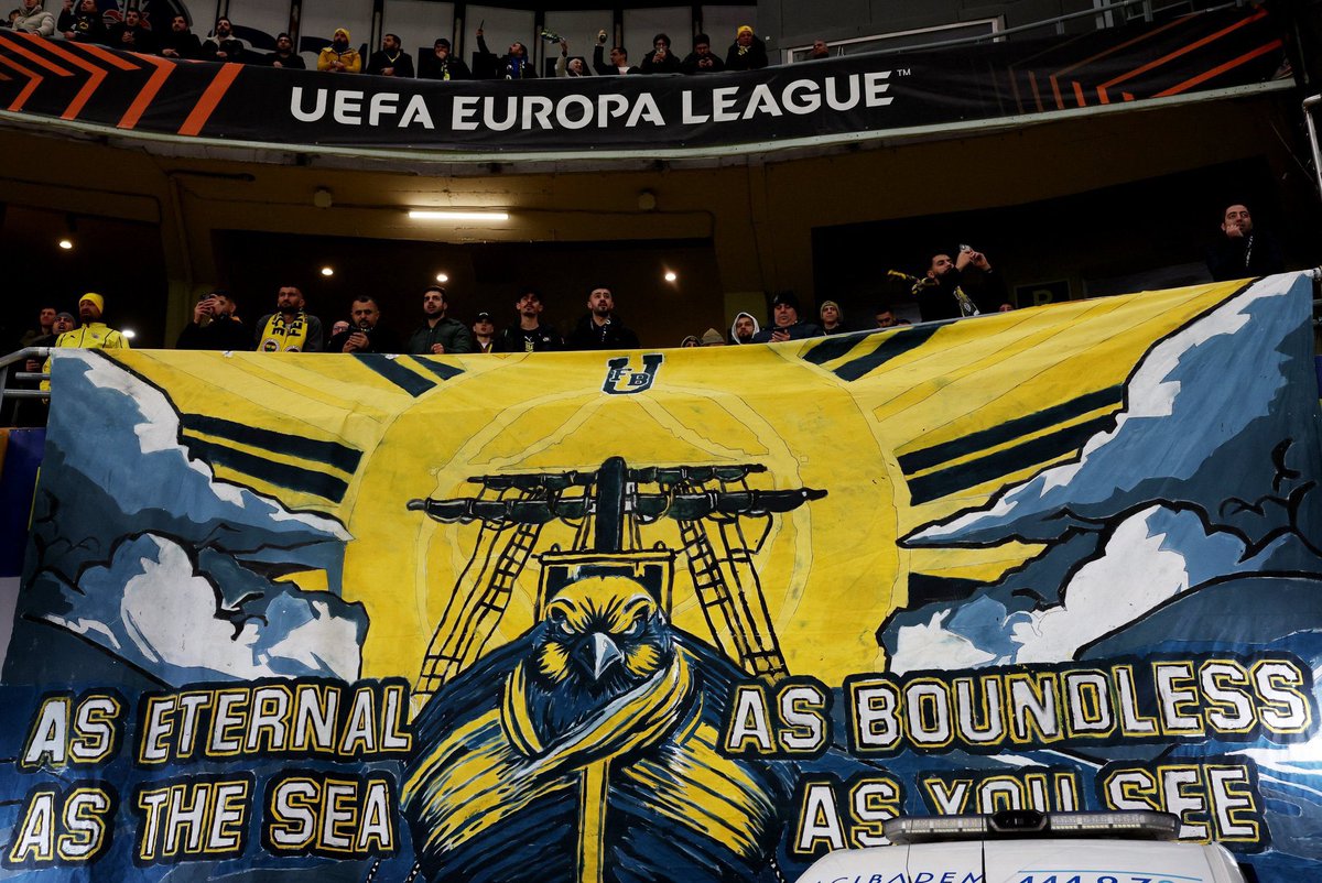 🪧 Fenerbahçe tribünlerinin açtığı pankart: 

"Ebedi, sınırsız, tıpkı gördüğün deniz gibi."