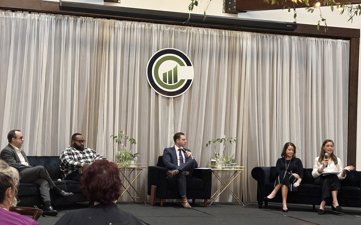 We enjoyed the Christian County Chamber Eye Opener Breakfast: Engaging the Next Generation of Workforce this morning! Jennifer Maddux, our Community Reinvestment Act officer, was one of the great panelist.