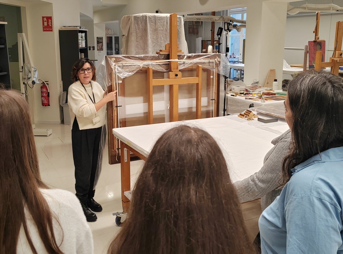 Museu Nacional d'Art de Catalunya | MNAC (@museunac_cat) on Twitter photo Última sessió del "Taller d'Art i Escriptura al MNAC"!🖋️
Paraula, emoció i ferida a través d'obres d'art i la seva restauració, els participants han pogut visitar l'espai de restauració del Museu.
🤝Una iniciativa del #MNAC i @upc_arts,a càrrec de <a href="/MireiaPol/">Mireia Pol</a>.
#ArtsEnSalutMNAC Última sessió del "Taller d'Art i Escriptura al MNAC"!🖋️
Paraula, emoció i ferida a través d'obres d'art i la seva restauració, els participants han pogut visitar l'espai de restauració del Museu.
🤝Una iniciativa del #MNAC i @upc_arts,a càrrec de <a href="/MireiaPol/">Mireia Pol</a>.
#ArtsEnSalutMNAC