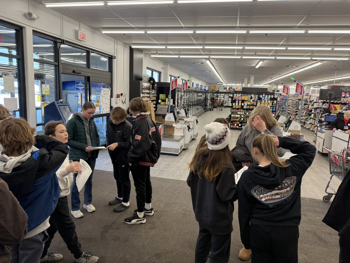 BizMathGuy's tweet image. Business Math 8 - students budgeting challenge shopping at Fareway to create a meal for a party of four—all within a $20 limit. Builds financial literacy showing how smart shopping can stretch a dollar without sacrificing quality. #BearGrove #Bizmathguy @ByronMSBears @ByronBears