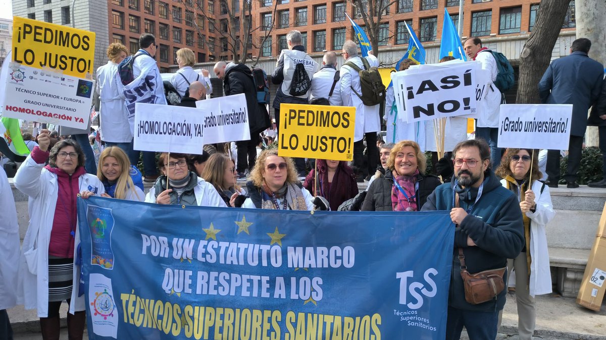 Mª Nieves L Carbonero. (@mnieveslozanoca) on Twitter photo <a href="/jperezparra/">Javier Pérez Parra</a> Los #TSS también nos hemos concentrado en el Ministerio de Sanidad y en los hospitales y Centros sanitarios de España #SinTecnicosNoHayDiagnosticos <a href="/jperezparra/">Javier Pérez Parra</a> Los #TSS también nos hemos concentrado en el Ministerio de Sanidad y en los hospitales y Centros sanitarios de España #SinTecnicosNoHayDiagnosticos