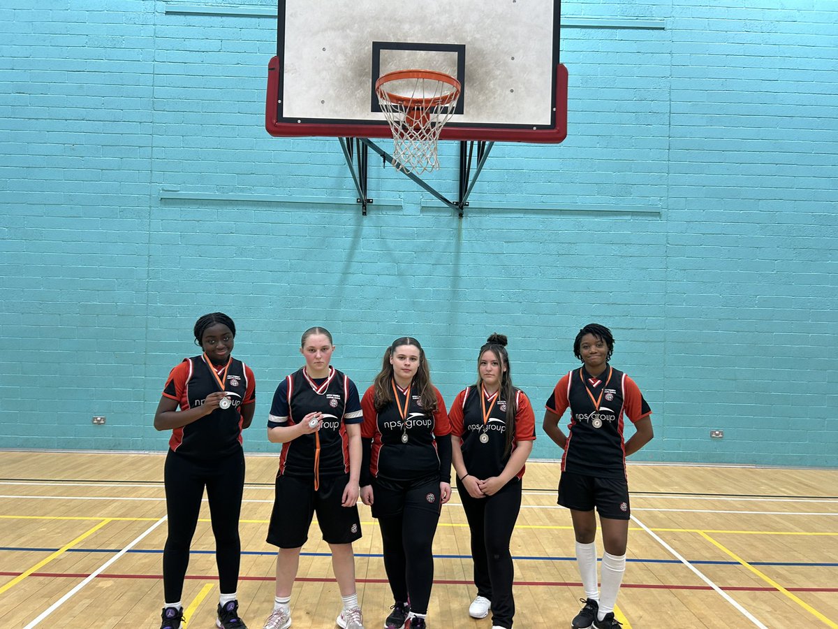 These Yr10/11 girls have made me so proud and should be proud of how they played today.
We lost in the 🏀🏀final by 1 point to Leytonstone 19-20 but they are all champions in my eyes 
#ASPIRE
