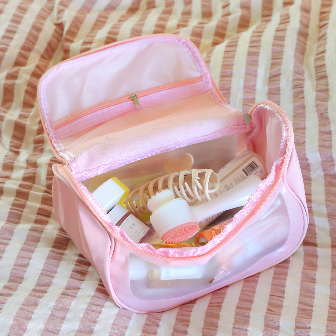 shopmissa's tweet image. Travel in style (and pack everything) with our new a2o Lab Travel Bags! 🧳✨
12 fresh designs perfect for organizing, overpacking, and looking cute on the go. 
Where are you headed next? 🌍 

#a2oLab #TravelEssentials #shopmissa #travelbags #packinghacks