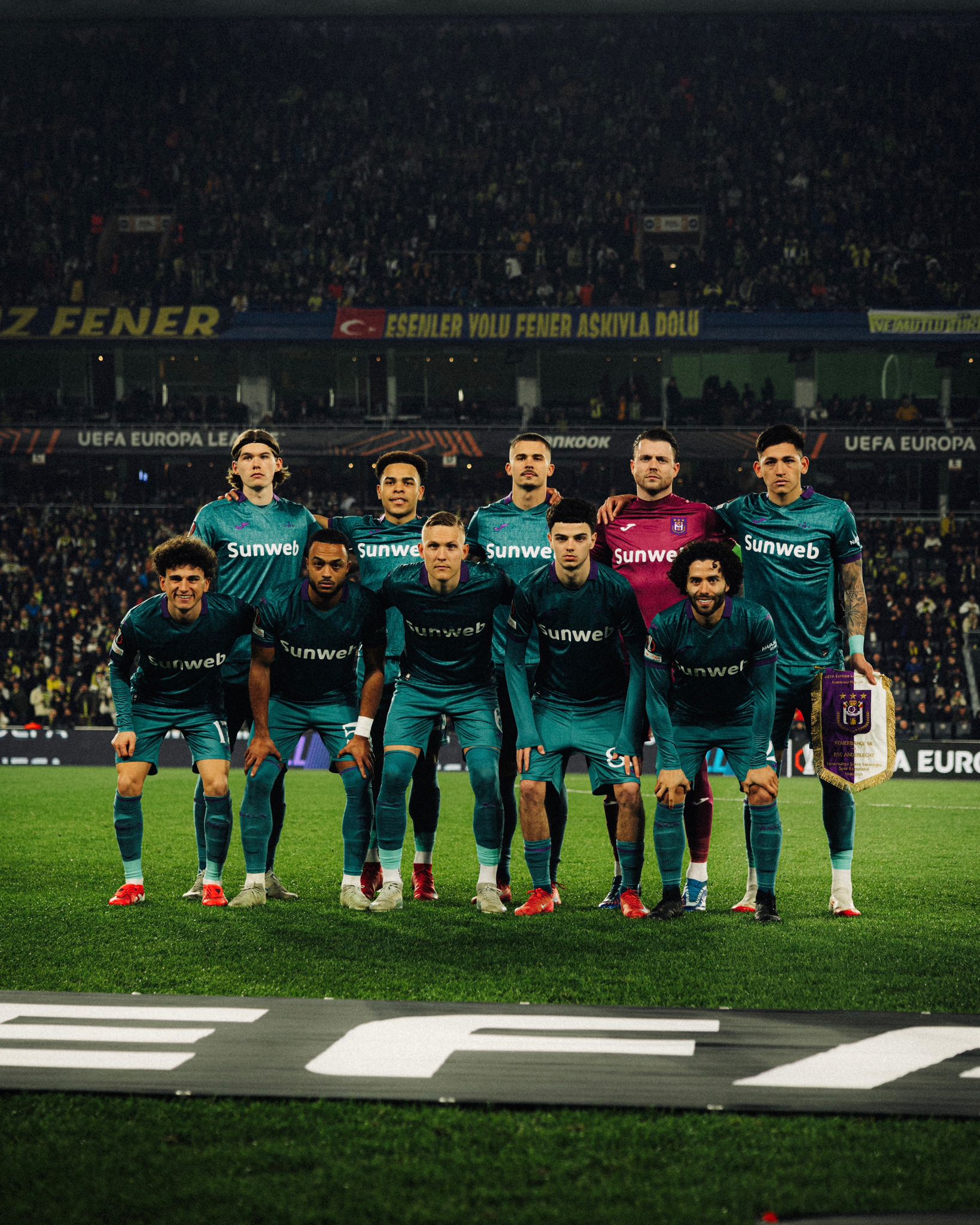 Huerta fue titular en la Europa League | @rscanderlecht