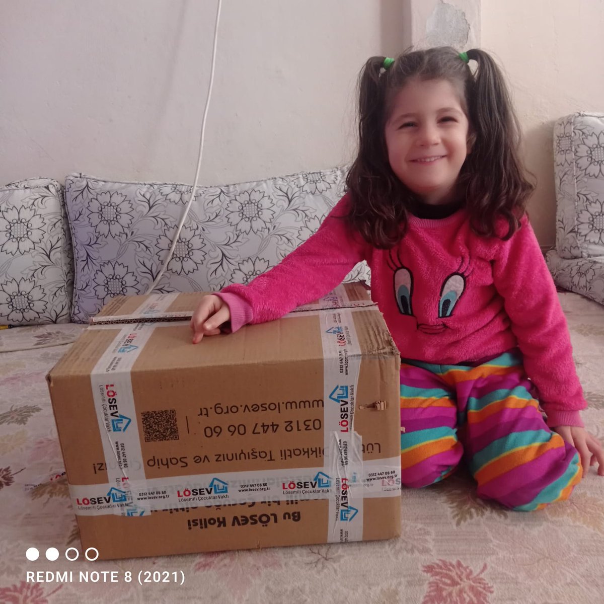 Tum dünya vazgeç dediginde UMUT fısıldar,Bir kez daha dene.. 
İyi ki LÖSEV'LİYİZ 
Bizim çok şirin Üstün ezer hocamiz var ya sizin..?

#KoliKoliMutluluk <a href="/losev1998/">LÖSEV</a> <a href="/ustunezer/">Dr. Üstün EZER</a> <a href="/hulya_unver/">Hülya ÜNVER</a> @jülidearifoglu