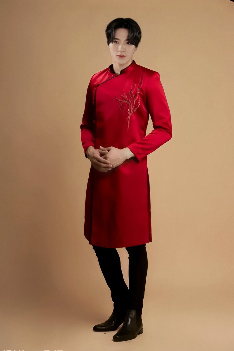 spoaces's tweet image. ㅤ

Zeviano dipercaya untuk membawanya dengan penuh kehati-hatian. 

Dan sesampainya didepan, ia memberikan satu-persatu nampan kepada salah satu anggota keluarga Virly dengan gerakan yang cekatan.

ㅤ