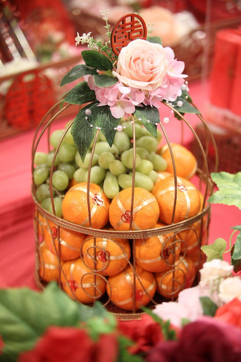 spoaces's tweet image. ㅤ

Zeviano dipercaya untuk membawanya dengan penuh kehati-hatian. 

Dan sesampainya didepan, ia memberikan satu-persatu nampan kepada salah satu anggota keluarga Virly dengan gerakan yang cekatan.

ㅤ