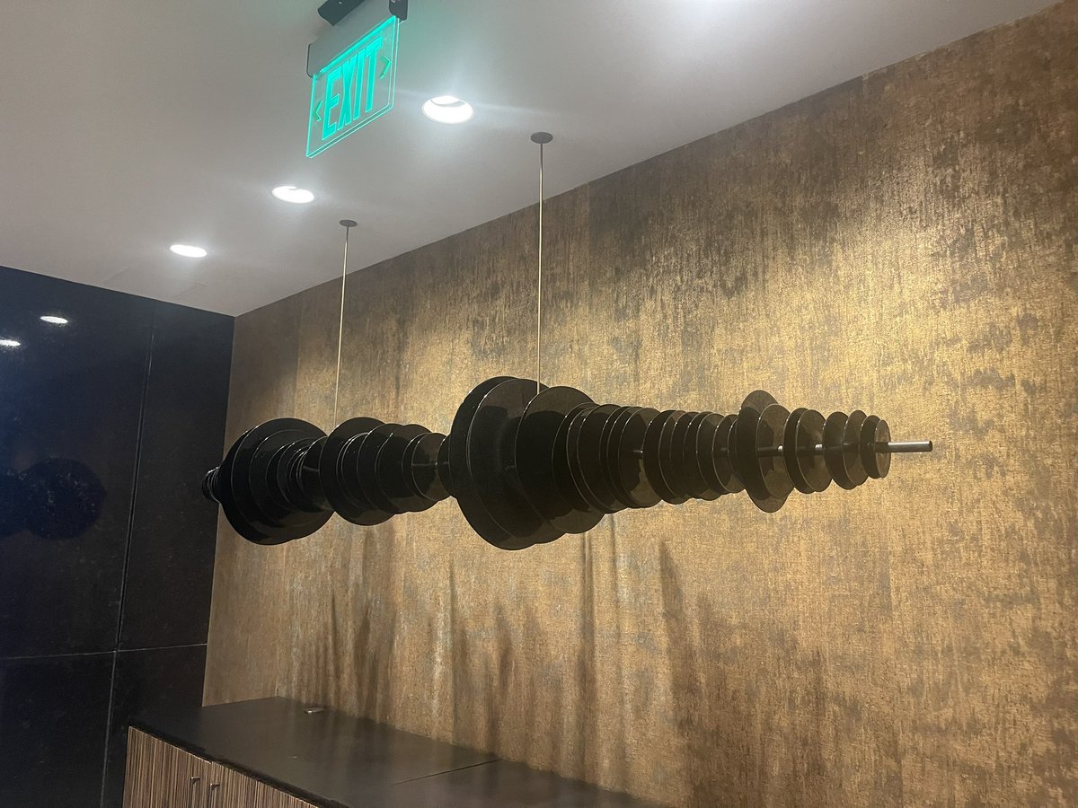 I’m seeing #gasturbines everywhere. A piece of art at the Monarch building in Dallas I spotted today.