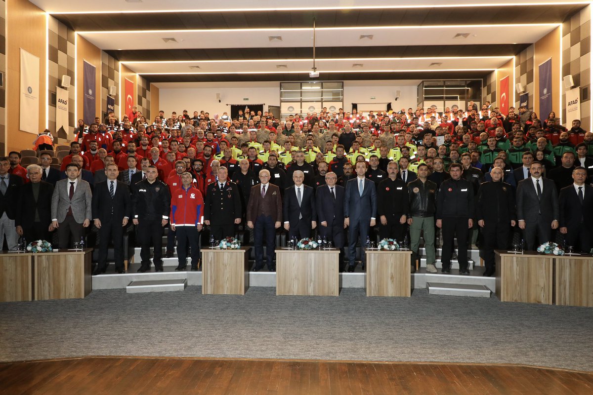 TCKonyaValiligi's tweet photo. Akreditasyon ve Destek AFAD Gönüllüleri Sertifika Teslim Töreni Gerçekleştirildi 

➡️  https://t.co/vyPdcEazZ2

@TC_icisleri 
@AFADBaskanlik 
@Vali_Akin 
#konya https://t.co/tZXesBjv8V