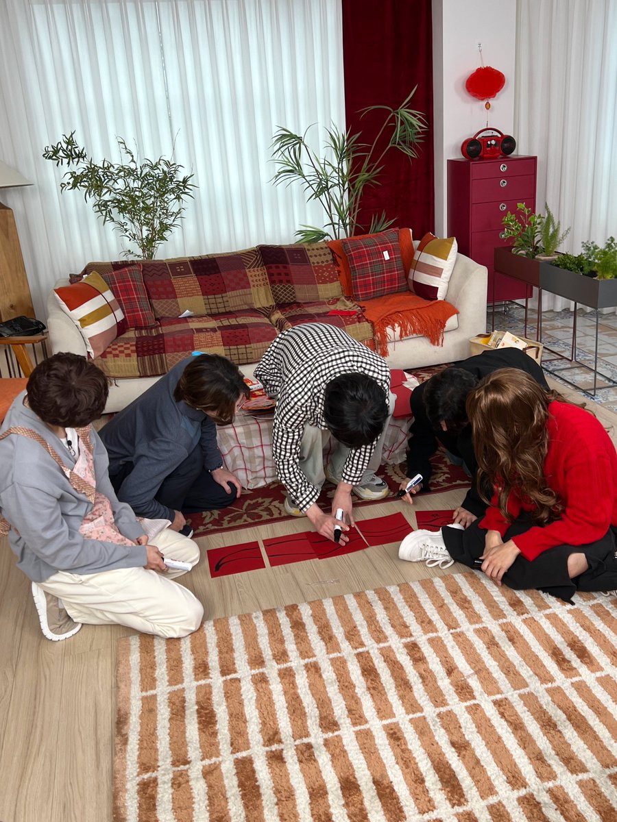 guanhenggi's tweet photo. 新年快乐，金蛇献瑞，福运连连！🐍 大家笑口常开, 幸福开心每一天! 🧧💚
ㅤ https://t.co/K1ijaQeeLl
