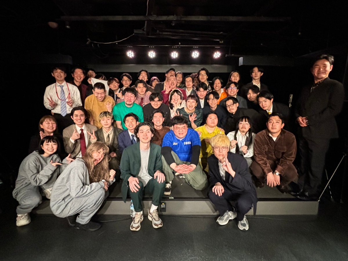 poncotso's tweet photo. バレンタイン肉ありがとうございました🍖
兄弟さんお2人から同じ言葉で褒められました。兄弟すぎる。
さすがに喜びの舞です🕺🏻

配信1週間あります🎥
⬇︎
https://t.co/BpUstTlI86
キメに行ったビジュだけでも見てください！

写真のおーしまは目の前に現れた依田くんの背中がデカすぎて驚いているとこ https://t.co/XlNDR2PIwC