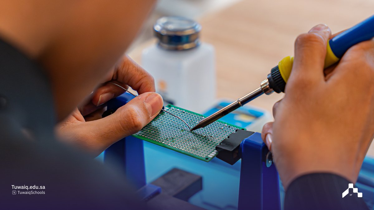 مدارس الموهوبين التقنية tweet media