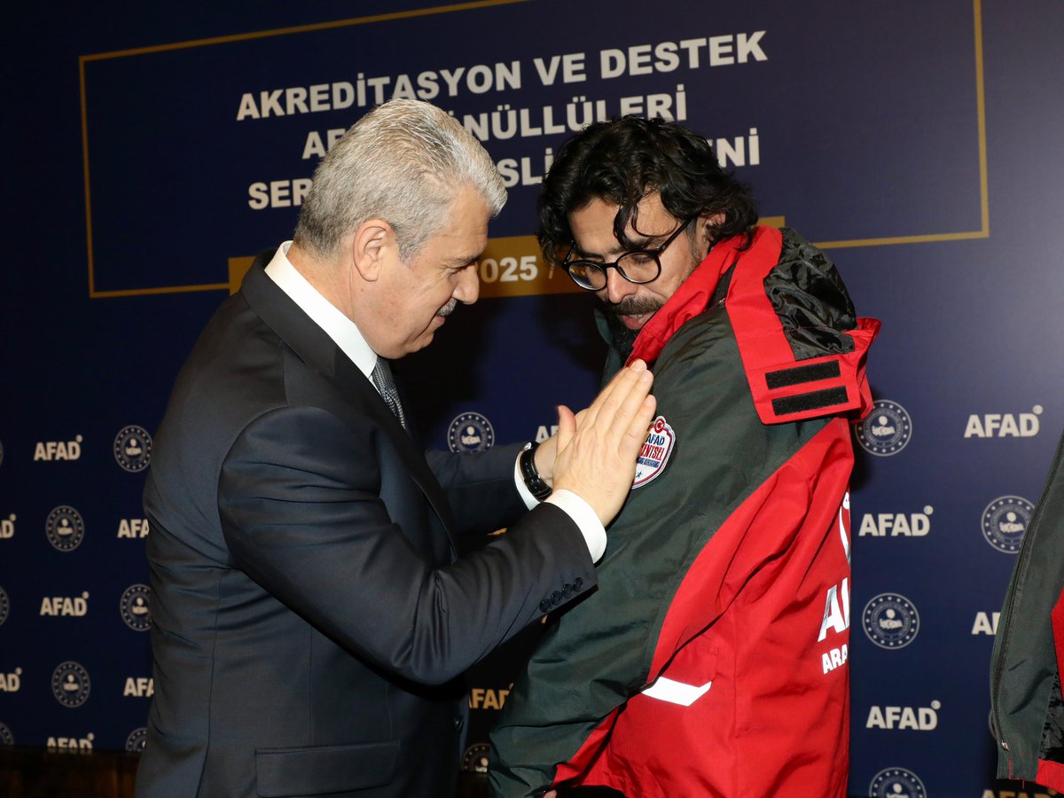 Konya Valimiz Sayın İbrahim Akın’ın katılımları ve Konya Afad Müdürlüğü koordinasyonunda düzenlenen PATCH takdim töreni ile arama kurtarma akreditasyon sertifikamızı aldık.

Rabbim ülkemizi her türlü afet ve felaketlerden muhafaza etsin.
ALP-AR #alperenaramakurtarma