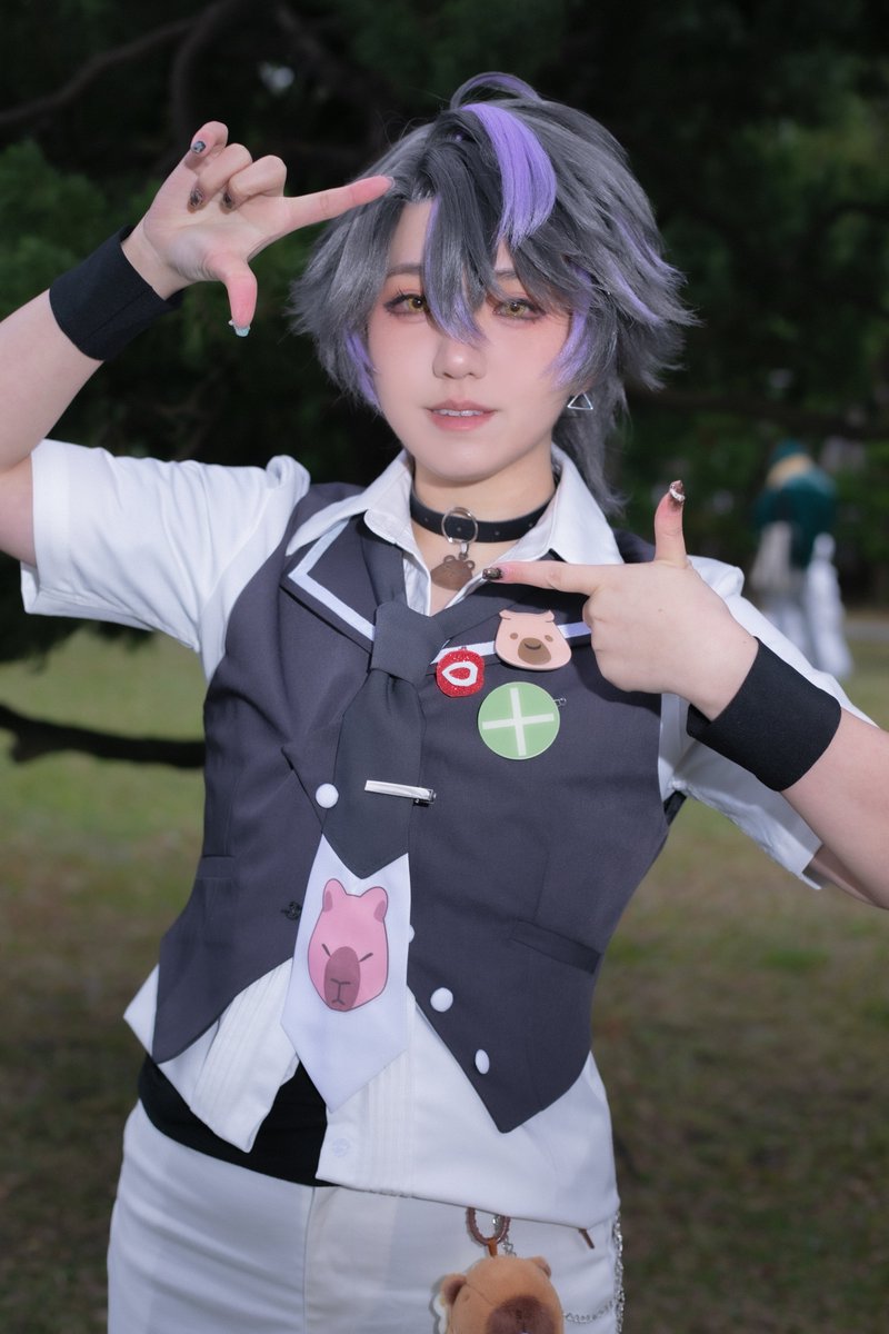 kaya_luo's tweet photo. #克畫 #cosplay 
Happy Valentine's Day💖
邊聽穆穆情人節歌回邊來先打好草稿
最近氣溫變化大又有下雨
大家都要多穿衣服溫暖好自己❤️‍🔥
希望愛我的人我愛的人都要健康平安！

最後再次祝大家情人節快樂💜
-
20250208
photo thx 柳絮
*動作有參考其他粉絲創作 https://t.co/KV9OhTXsi1