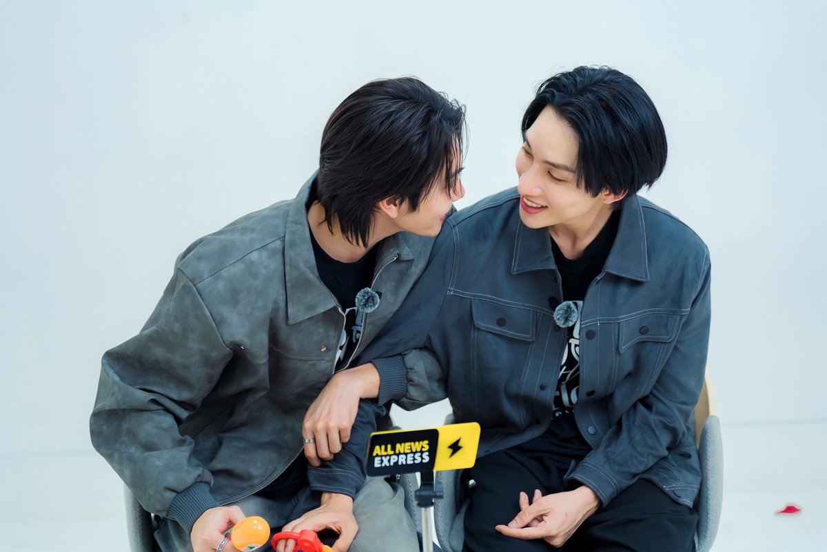 ALLNewsEXPRESS1's tweet photo. #BossNoeul #บอสโนอึล ใครคลั่งรักกว่ากัน??

พรุ่งนี้ (14 กุมภาพันธ์ ) 11.00 น. ปักหมุดรอฟิน กับ AllnewsExpress Exclusive Valentine's Day❤️ With  "บอส - โนอึล " หรือพี่เซอร์รัส กับ น้องพู่กัน จากซีรีส์ "The Boy Next World คนละกาลเวลา" มาดูเลยว่า บอส - โนอึล หรือ พี่เซอร์ - พู่กัน จะคลั่งรักกว่ากัน!! 
📌You Tube https://t.co/0pzdL1iD1J

#TheBoyNextWorldSeries 
#คนละกาลเวลา
#BossNoeul #บอสโนอึล 
#Bosschaikamon #Noeulnuttarat
#ShawtyBoss #MagentaBoy 
#MeMindY
