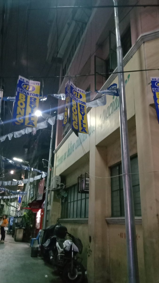 softysb's tweet image. is this legal , banderitas na nakatali sa poste ng ilaw