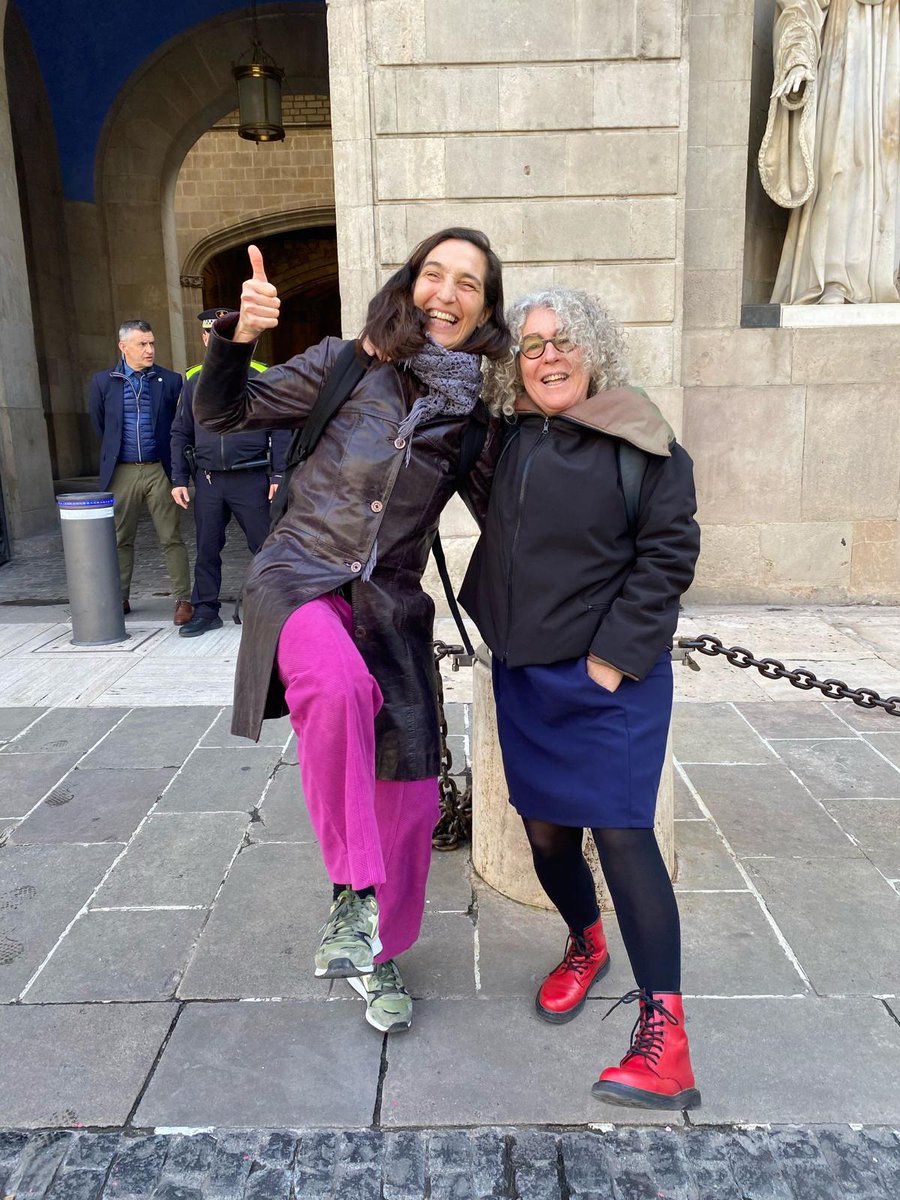 🎉Enhorabona a Marta Galán Sala pel Premi Ciutat de Barcelona 2024 de Cultura i Educació, per la dimensió política i transformadora dels processos col·lectius que acompanya i per recollir-los al llibre «Dramatúrgies polítiques (2011-2022)» 😍
Gràcies!