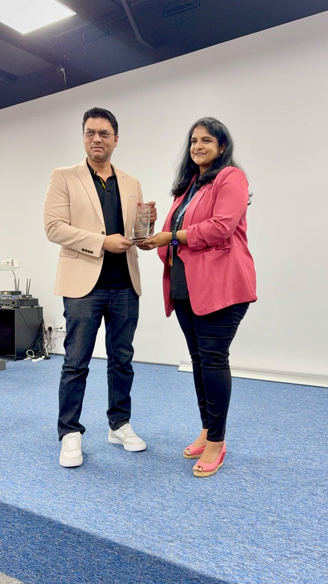 EzelinkT's tweet image. A big thank you to all the students for their enthusiasm and participation! Keep learning and stay ahead in the world of technology. 💡👏
#EZELINK #WorkshopHighlights #NetworkFundamentals #TechTraining #DemontInstitute #LearningInAction #FutureReady