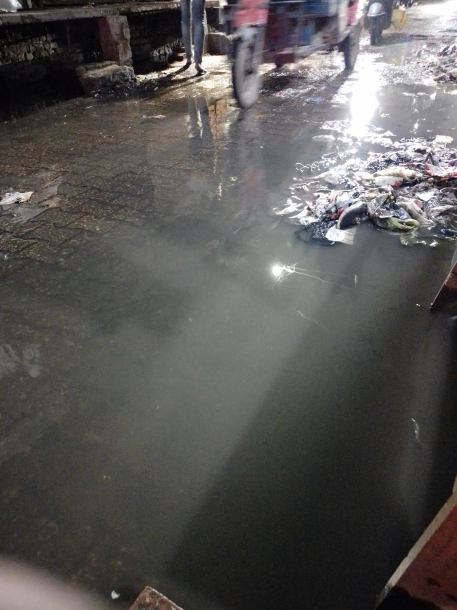 Ajay06544142's tweet photo. Aligarh road condition flow water on road Turkman gate https://t.co/PzdgZkIniG
