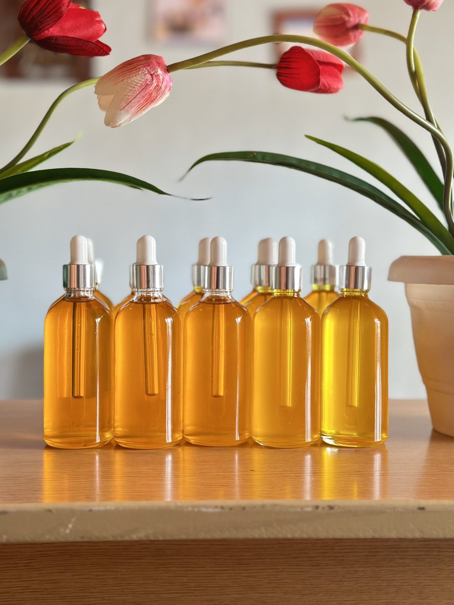 avocare_rw's tweet photo. Valentine's Day is just around the corner!
Show your loved ones how much you care with the gift of glowing skin.💫

Treat them to our nourishing Carrot Oil – the perfect token of love. 💖 

Call 0785533913 for more information. https://t.co/8vKa7Q89fP