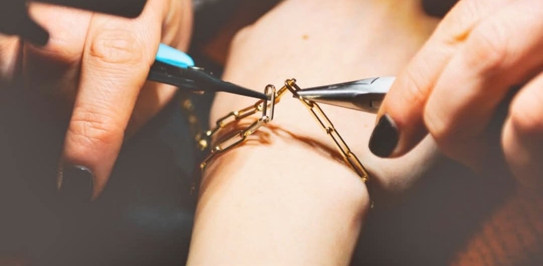 Welded Bracelets PopUp at <a href="/lookfantastic/">LOOKFANTASTIC</a>, Altrincham. 

Hill &amp; Hill The Jewellers will be at LookFantastic's flagship store this Saturday, 15th Feb, offering welded bracelets....the perfect Valentine's gift.

20% discount to all LookFantastic customers, on the day. #Altrincham