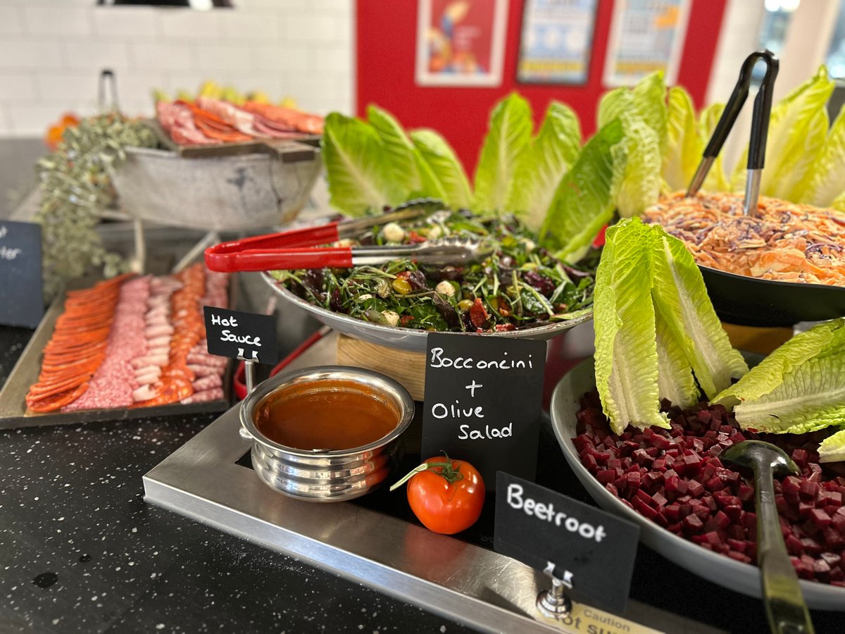 In preparation for the annual Gateways ski trip to Italy (which takes place over half term), Chef Wayne and his team prepared an Italian themed lunch today complete with wintery decorations!   ⛷❄ #gatewaysschool #gatewaysskitrip