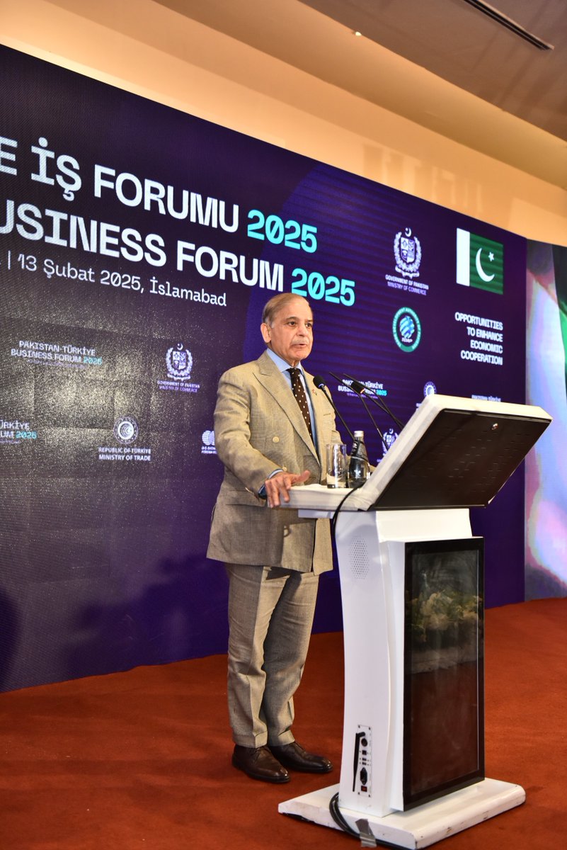 Pakistan-Türkiye İş Forumumuzu, Cumhurbaşkanımız <a href="/RTErdogan/">Recep Tayyip Erdoğan</a> ve Pakistan Başbakanı Şahbaz Şerif'in teşrifleriyle, <a href="/ticaret/">T.C. Ticaret Bakanlığı</a> Bakanımız <a href="/omerbolatTR/">Prof. Dr. Ömer Bolat</a>, Pakistan Ticaret Bakanı <a href="/jam_kamal/">Jam Kamal Khan</a>, @TrEmbIslamabad Büyükelçimiz <a href="/ineziroglu/">🇹🇷İrfan Neziroğlu🇹🇷</a>, Başkanımız <a href="/NailOlpak/">Nail Olpak</a>, Türkiye-Pakistan İş Konseyi