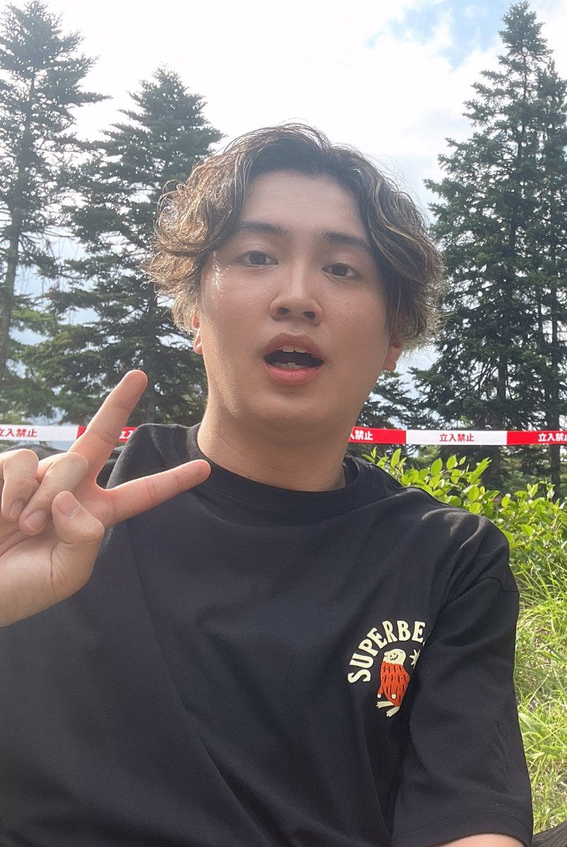 sube_hero's tweet photo. 初ワンマン参戦は富士急です！！

武道館で4列目当てました！！！！
公式に抜かれました。（3枚目）

マジでライブ友達ほしい！！

#SUPERBEAVER 
#SUPERBEAVER好きな人と繋がりたい 
#友の会 https://t.co/MVoRzZB6kx