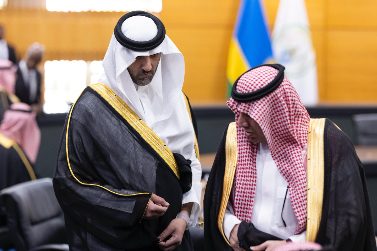 UrugwiroVillage's tweet photo. This afternoon at Urugwiro Village, President Kagame received a delegation from the Federation of Saudi Chambers of Commerce led by Chairman Hassan Alhwaizy. The delegation, which consists of over thirty business leaders in various sectors, is in Rwanda to explore investment opportunities and build partnerships between the Rwandan and Kingdom of Saudi Arabia private sectors.