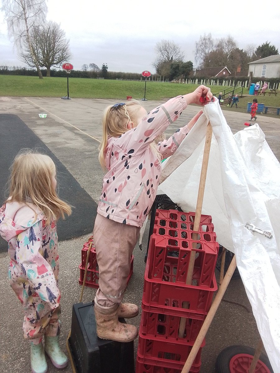 EYFS working as a team to build a castle 🏰 #EYFS