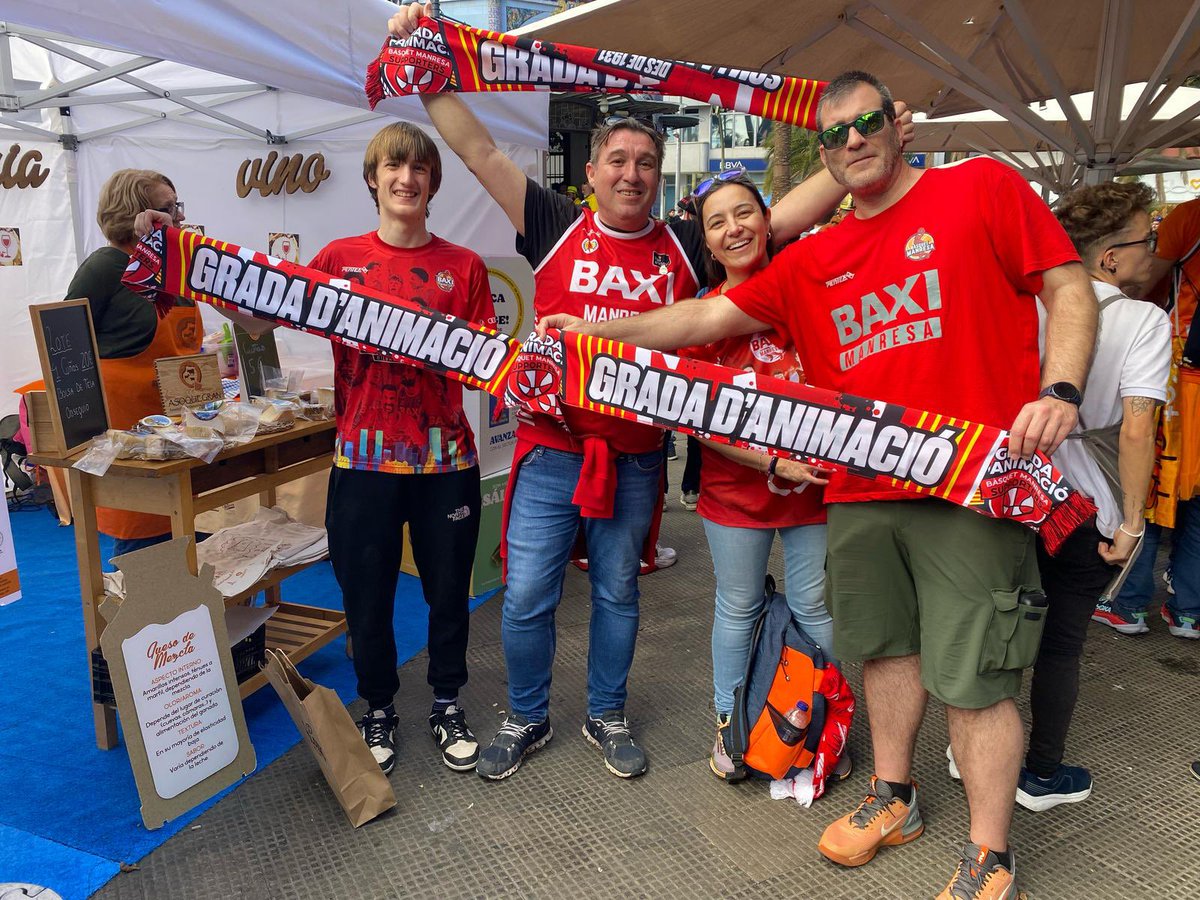 gradanimacio's tweet photo. 🔥🔥🔥🔥 #LaMareaVermella🌊🔴 ja està desenbarcant a Gran Canària

#GradaCopa #CopaACB @BasquetManresa 🏀🟥 https://t.co/QIhoNagjPi