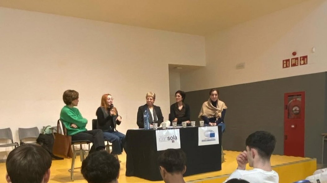 L' #11F, en el marc del dia de la dona i la nena a la <a href="/ciencia/">Clarivate LatAm</a>, en <a href="/INSJoanSola/">Institut Joan Solà</a> es van realitzar diferents activitats #STEAMcat. Per exemple, una xerrada organitzada per la <a href="/fundaciorecerca/">Fundació FCRI</a> i una taula rodona de dones referents en #STEM. Empoderem a les nostres noies!