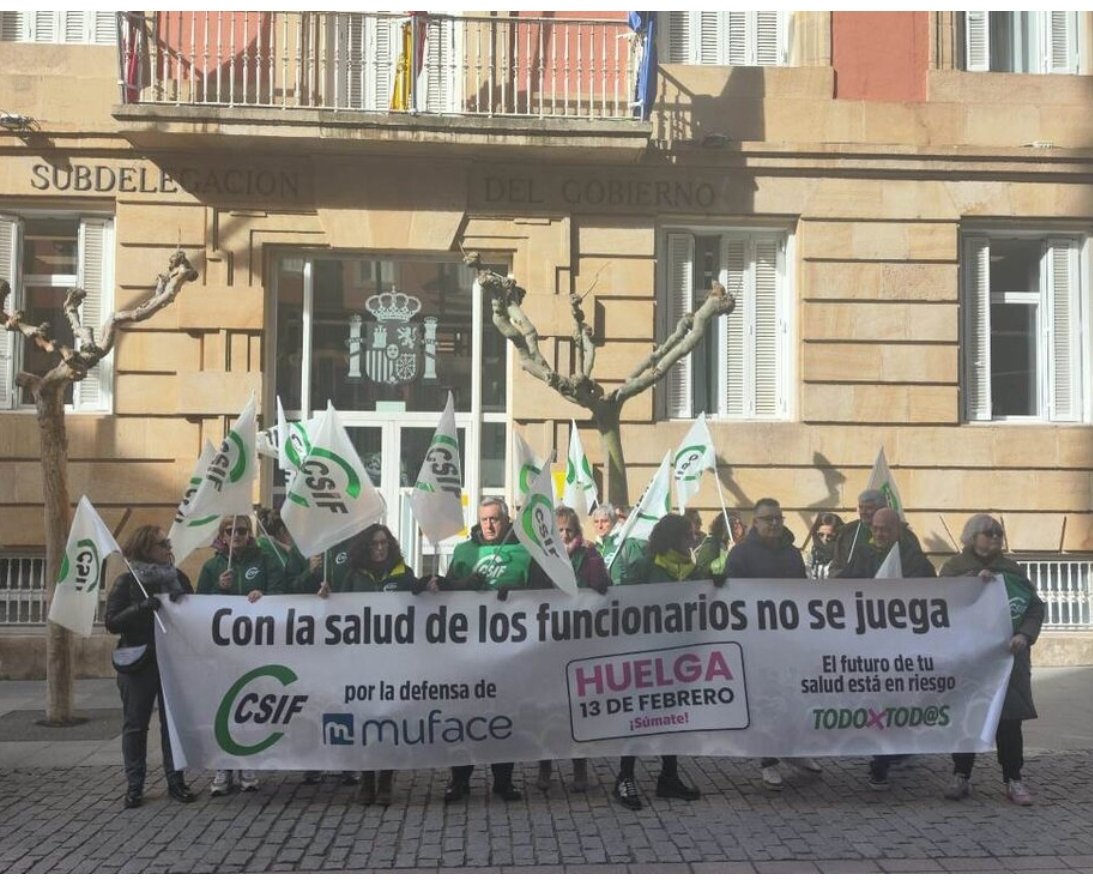 <a href="/Jupol_Soria/">Jupol Soria</a> siempre con CSIF  Soria en la Concentración de <a href="/CSIFnacional/">CSIF Nacional</a> por la Defensa de <a href="/mufaceoficial/">mufaceoficial</a>

👉 "Con la Salud de los Funcionarios no se Juega"👈

#JupolContigo
#EquiparacionYa

<a href="/JupolNacional/">JUPOL</a> <a href="/CSIF_UACyL/">CSIF Castilla y León</a>
